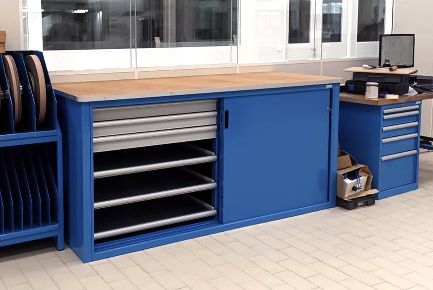 Estanterías con cajones