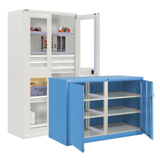 Mobiliario / Armarios / De puertas batientes