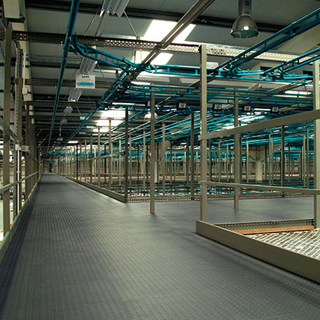 Seguridad y medio ambiente / Alfombras y suelos / Para colectividades / Losetas De Pvc